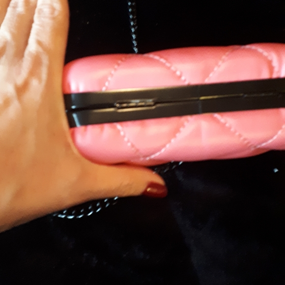 Clutch - Picture 4 of 8